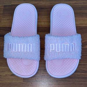 Puma Slides! US size 8- UK size 6. New with no tags never worn:)